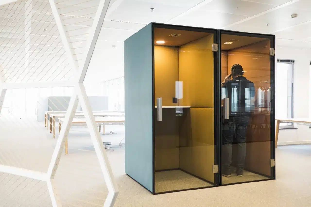 Belcel in flexwerkplek toont hoe duidelijke afspraken over stiltezones zorgen voor rust en privacy